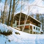 Planinski dom tik pod vrhom Resevne