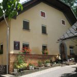 Obnovljena Robačnekova domačija z mlinom kot tehniško dediščino
