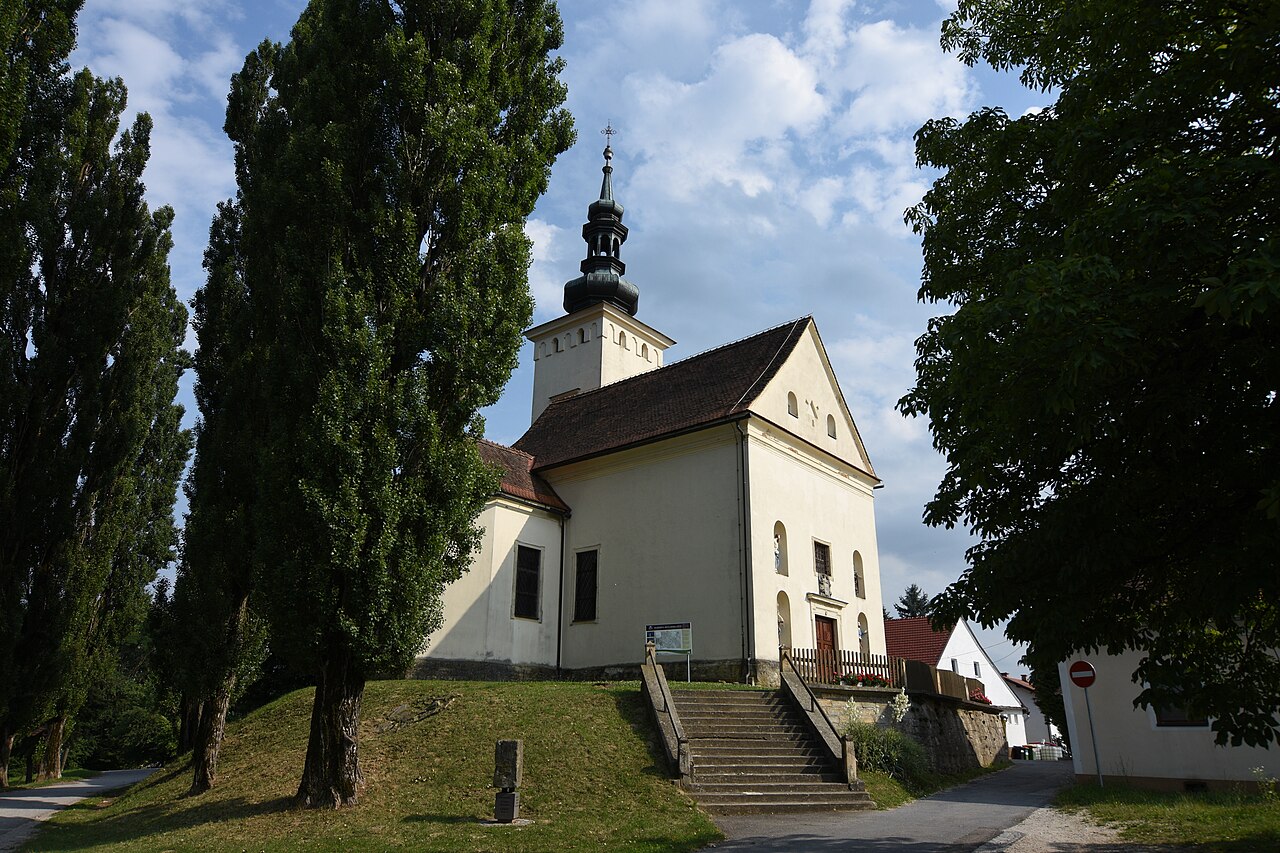 Občina Gornja Radgona Cerkev v Negovi na vzpetini